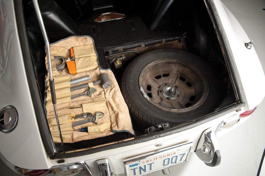  Toyota 2000GT Targa 1967 года  (фото 6 из 15)